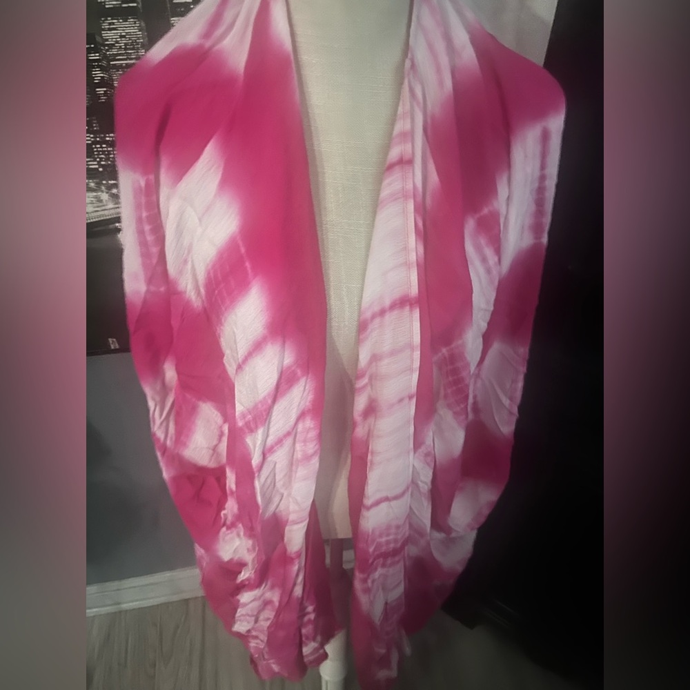 Organic handyed organic shawl fuschia and white